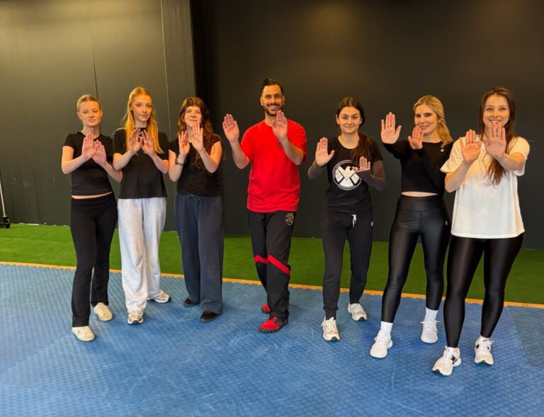 Kleine WingTjun Trainingsgruppe für Erwachsene – persönliches Selbstverteidigungstraining ohne Vorkenntnisse